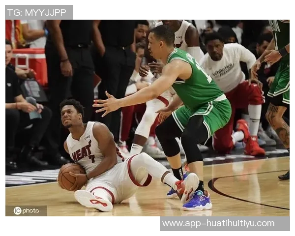 狄龙质疑裁判漏判现象呼吁增加第四裁判加强比赛公正性