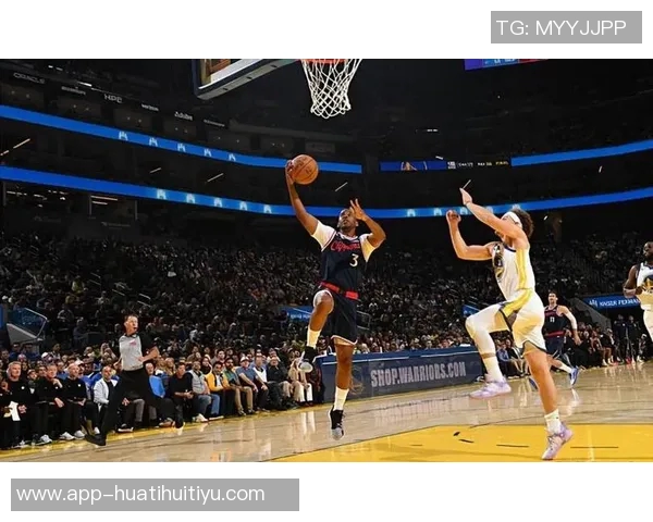 保罗短暂出场7分钟助攻2次全队唯一正负值为正值表现出色 保罗短暂出场7分钟助攻2次全队唯一正负值为正值表现出色