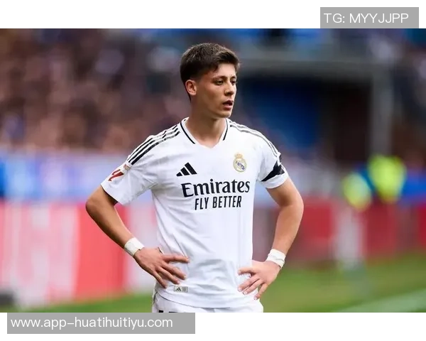 内马尔盛赞居莱尔为世界最佳中场土耳其美女球员专访精彩回顾