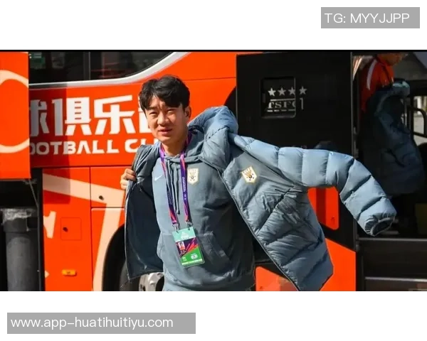 红星新闻报道球迷因被戴琳拖欠救命钱入ICU每日费用高达三万元